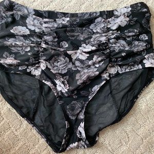 Torrid Floral High waisted Swim Bottom/Size  2